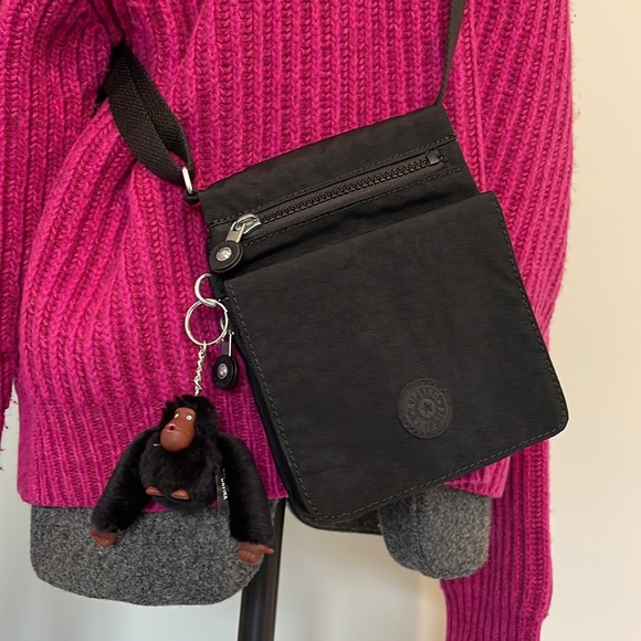 Brand new without π·οΈ tag KIPLING crossbody black purse with little gorilla - Picture 3 of 9
